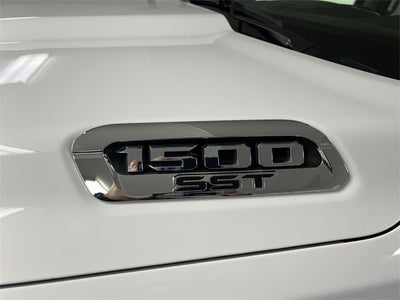 2025 RAM 1500 Laramie Crew Cab 4x4 5'7" Box