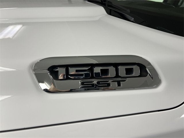 2025 RAM 1500 Laramie Crew Cab 4x4 5'7" Box