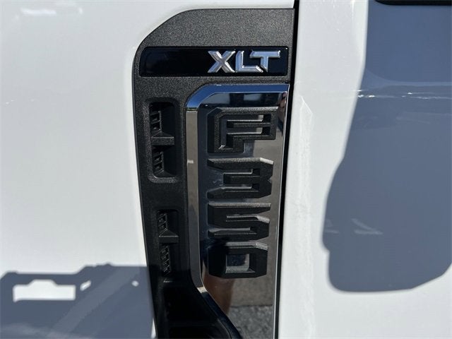 2025 Ford Super Duty F-350 SRW XL