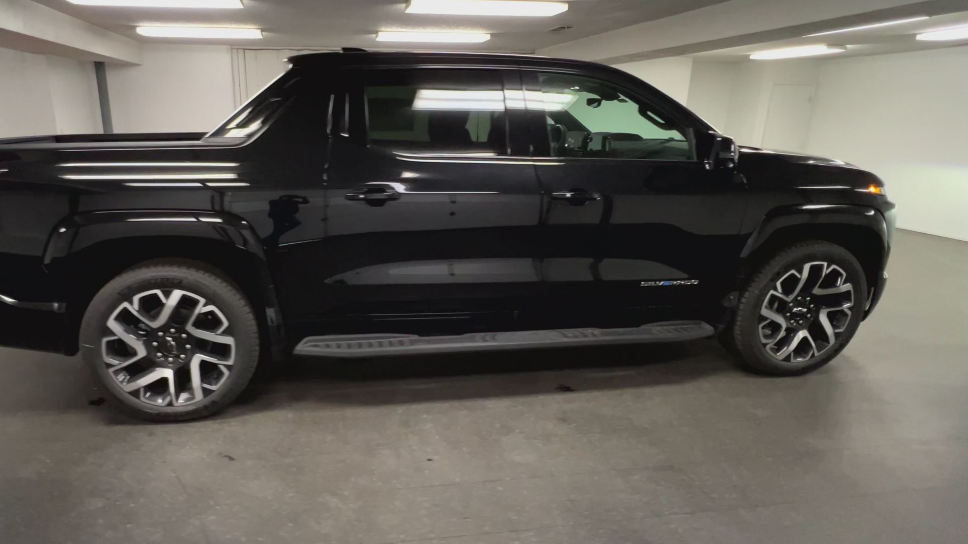 2025 Chevrolet Silverado EV RST - Max Range