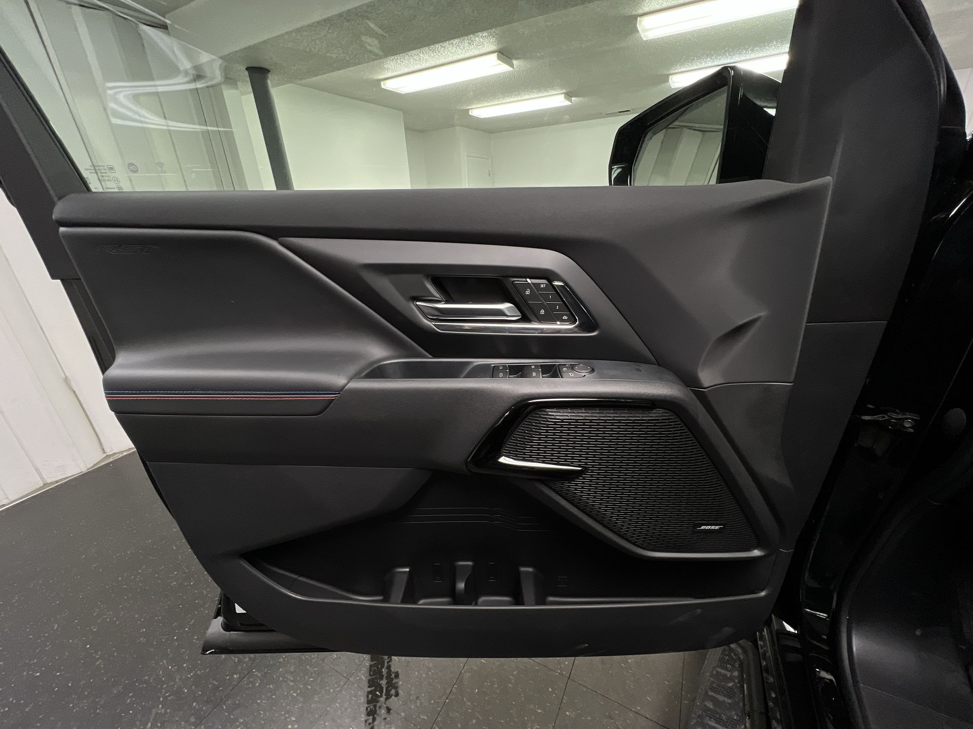 2025 Chevrolet Silverado EV RST - Max Range