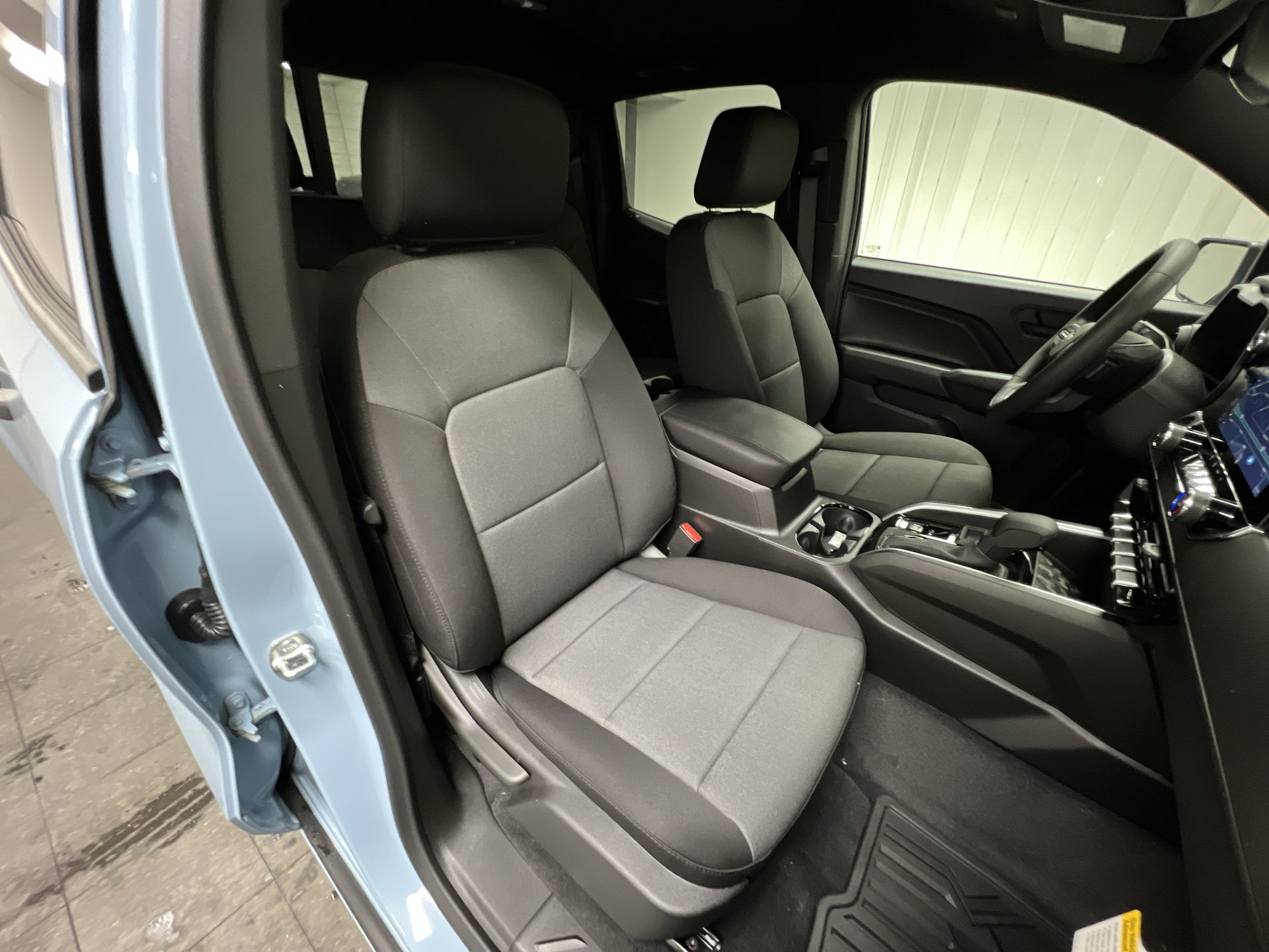 2025 Chevrolet Colorado WT/LT