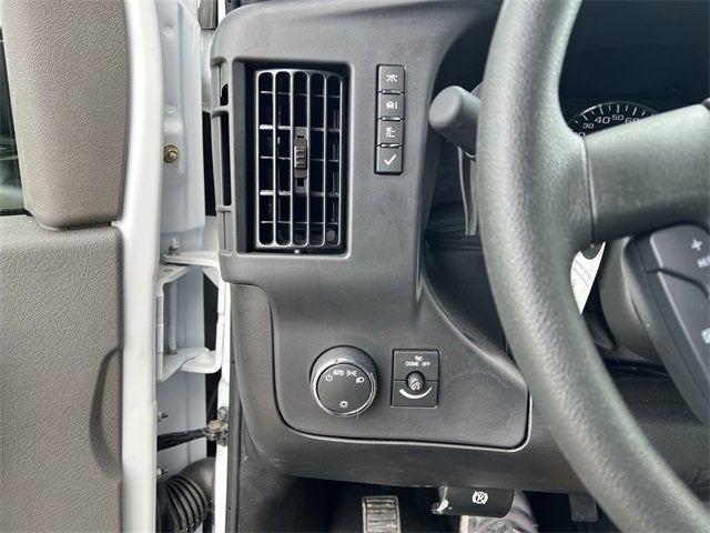 2025 GMC Savana Cutaway 3500 1WT