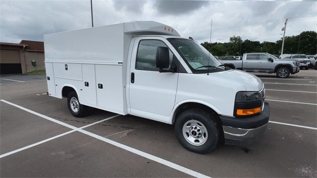 2025 GMC Savana Cutaway 3500 1WT