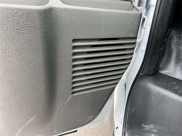 2025 GMC Savana Cutaway 3500 1WT