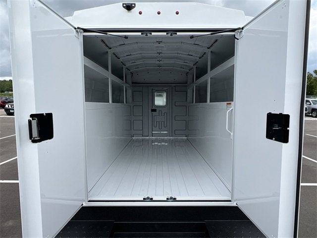 2025 GMC Savana Cutaway 3500 1WT