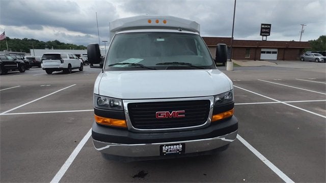 2025 GMC Savana Cutaway 3500 1WT