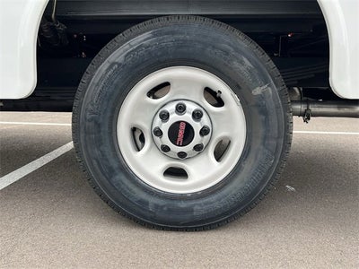 2025 GMC Savana Cutaway 3500 1WT