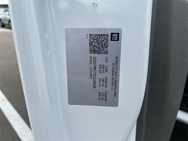 2025 GMC Savana Cutaway 3500 1WT