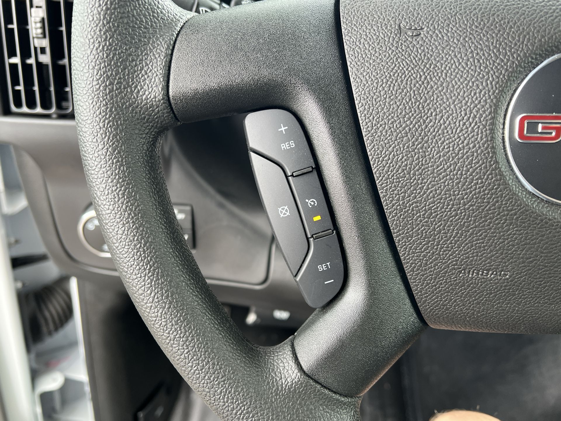 2025 GMC Savana Cutaway 3500 1WT