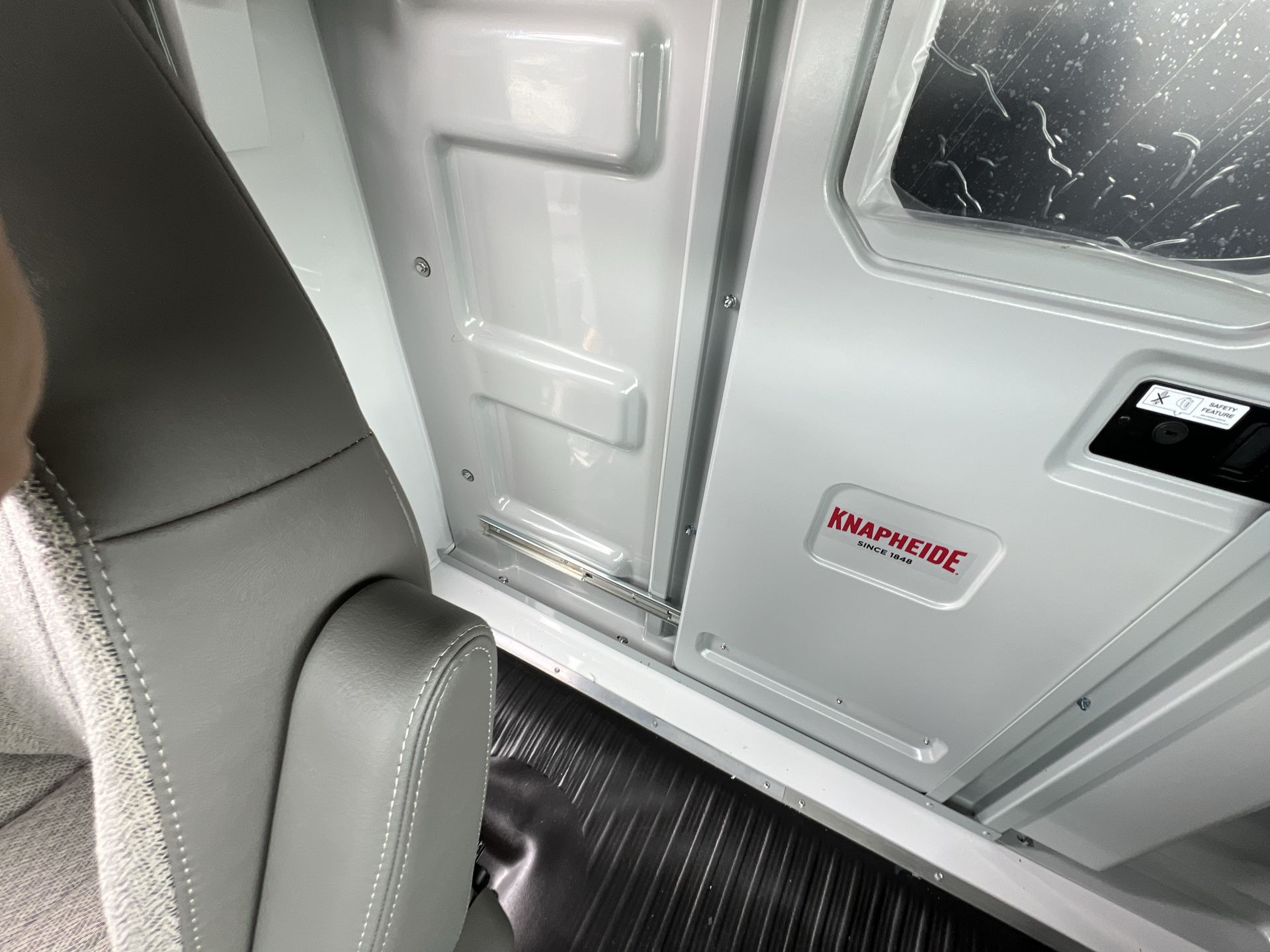 2025 GMC Savana Cutaway 3500 1WT