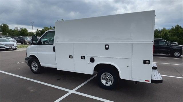 2025 GMC Savana Cutaway 3500 1WT