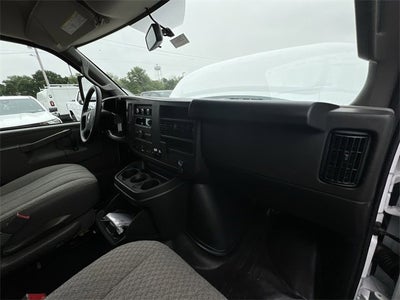 2025 Chevrolet Express Cutaway 3500 1WT