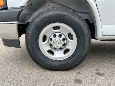 2025 Chevrolet Express Cutaway 3500 1WT
