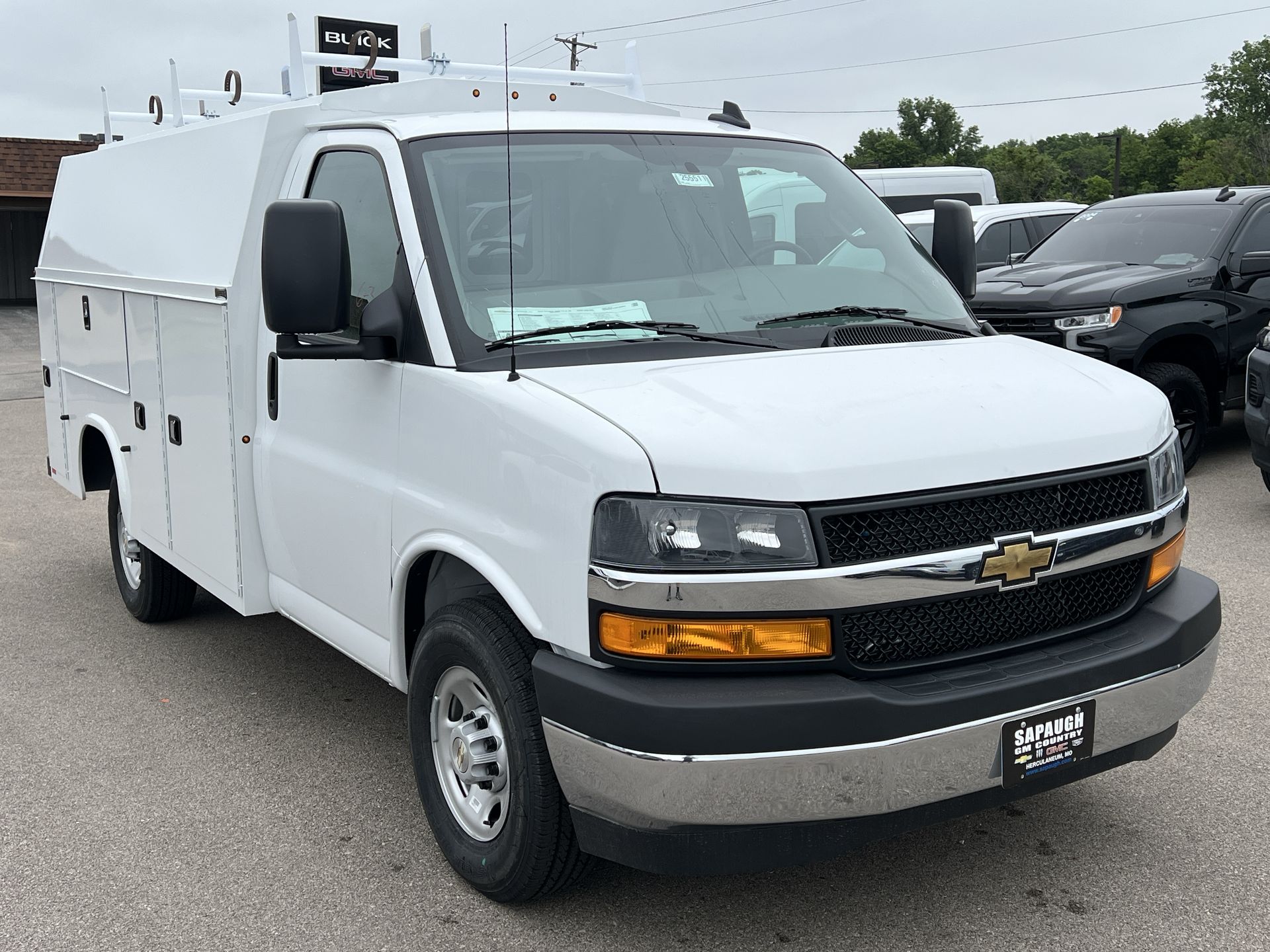 2025 Chevrolet Express Cutaway 3500 1WT