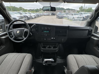 2025 Chevrolet Express Cutaway 3500 1WT