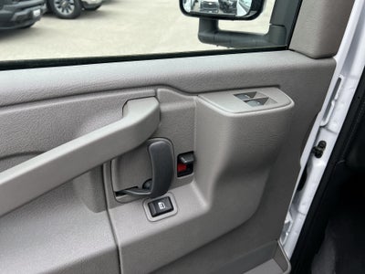 2025 Chevrolet Express Cutaway 3500 1WT