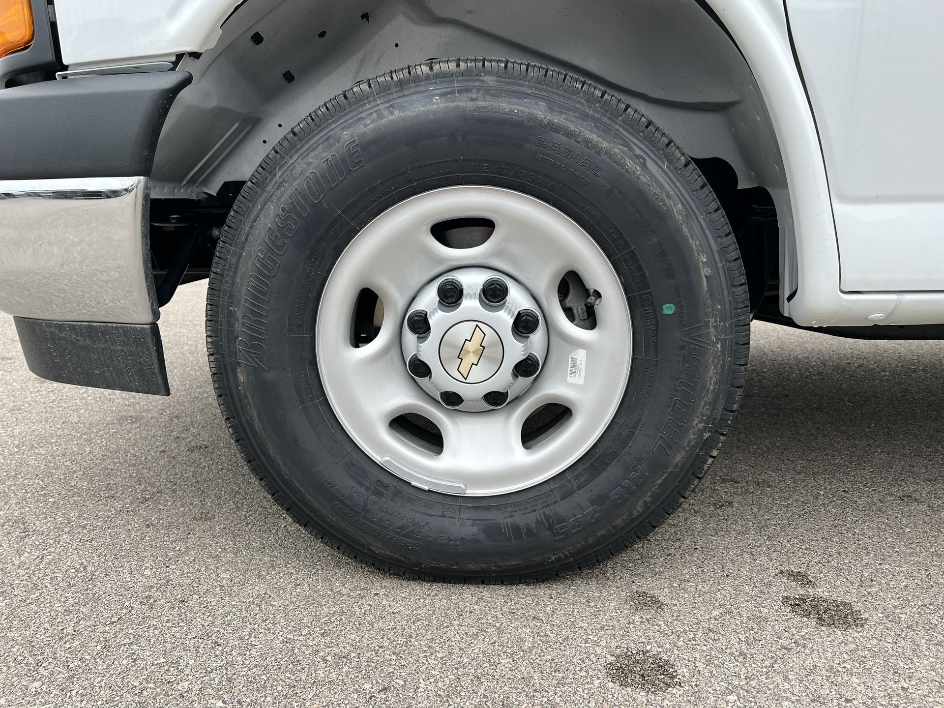 2025 Chevrolet Express Cutaway 3500 1WT