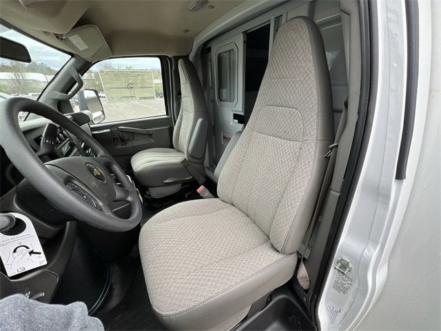 2024 Chevrolet Express Cutaway 3500 1WT