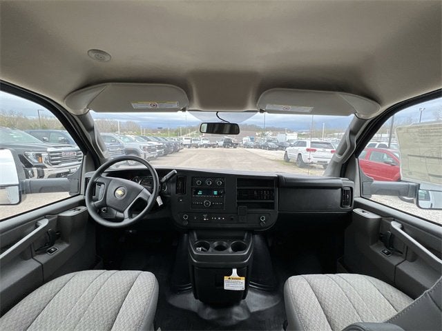 2024 Chevrolet Express Cutaway 3500 1WT