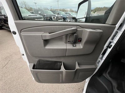 2024 Chevrolet Express Cutaway 3500 1WT
