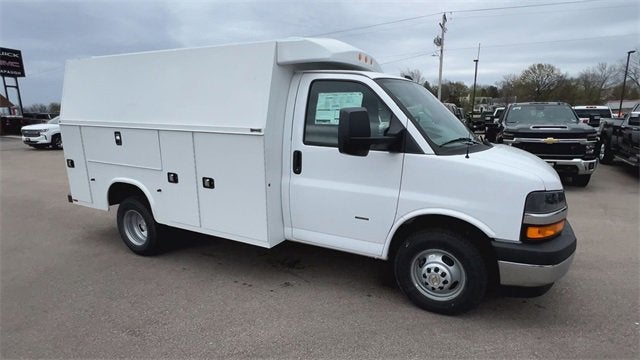2024 Chevrolet Express Cutaway 3500 1WT