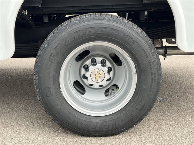 2024 Chevrolet Express Cutaway 3500 1WT