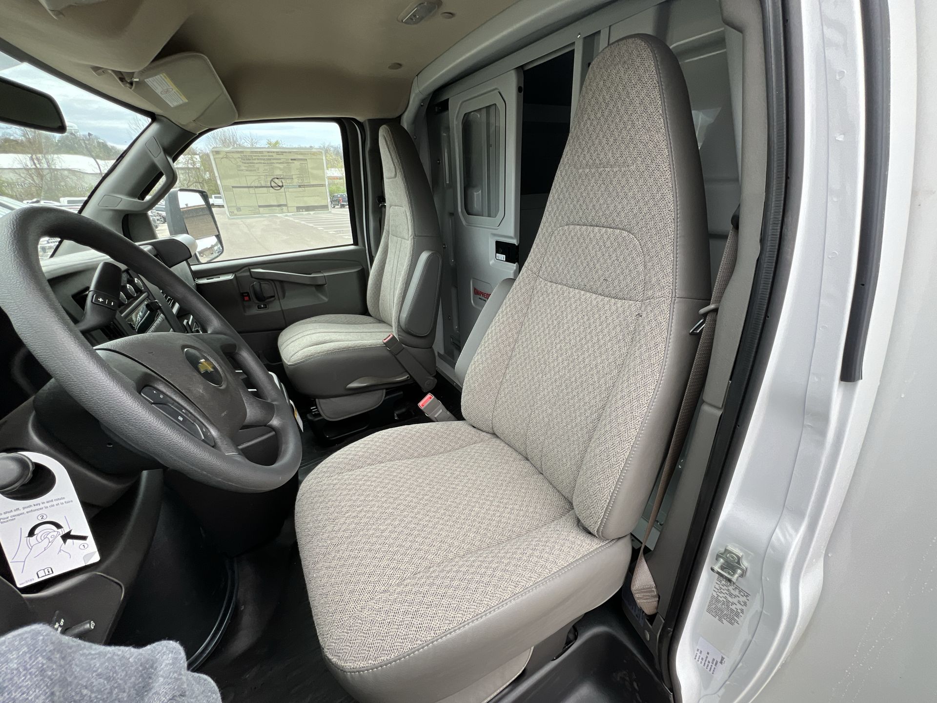 2024 Chevrolet Express Cutaway 3500 1WT