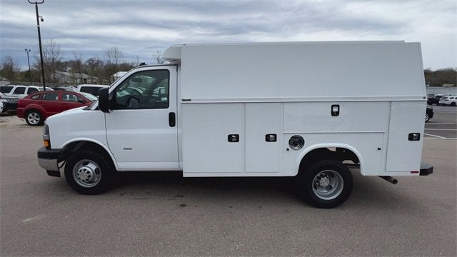 2024 Chevrolet Express Cutaway 3500 1WT