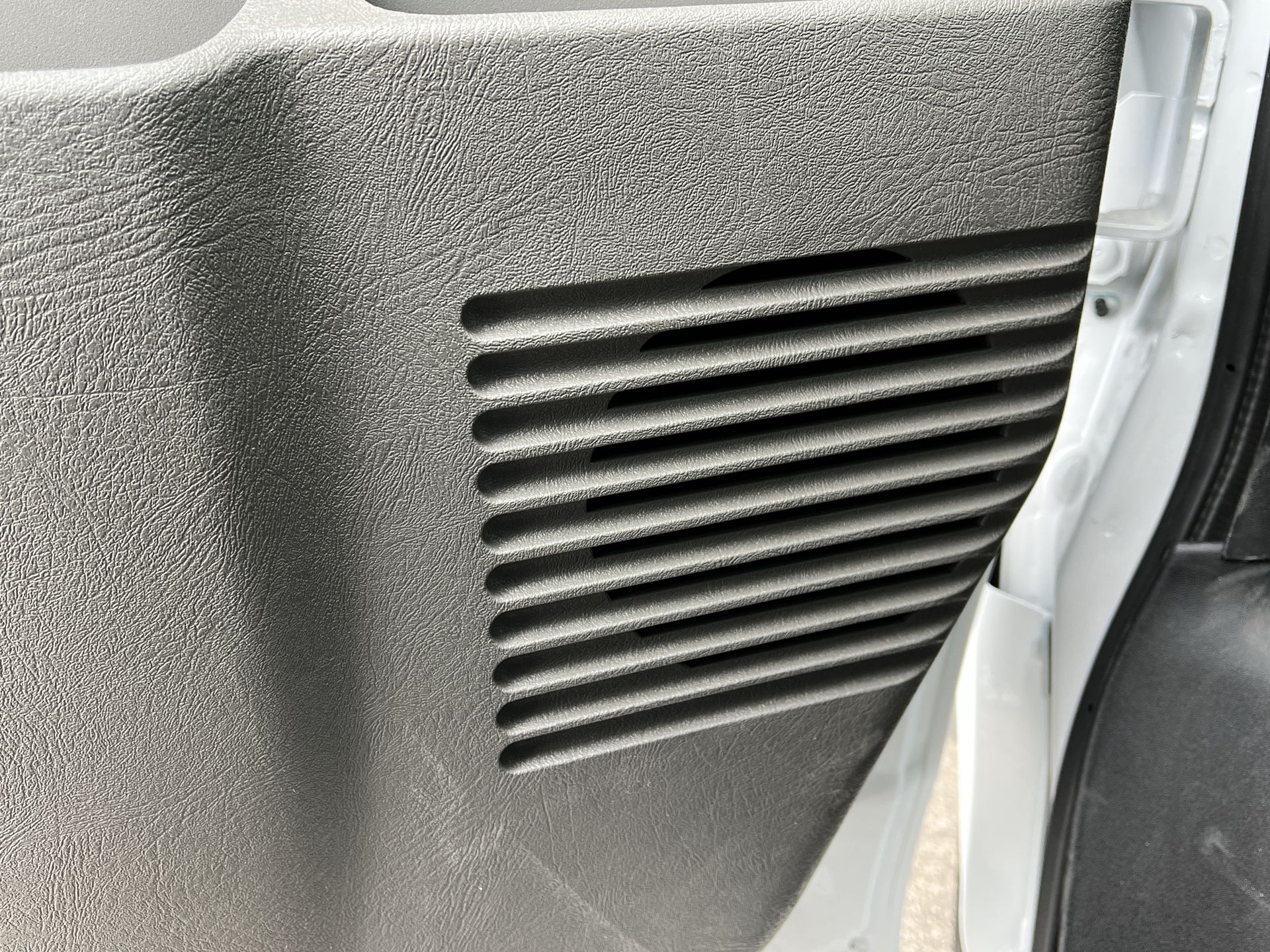 2024 Chevrolet Express Cutaway 3500 1WT