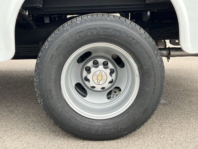 2024 Chevrolet Express Cutaway 3500 1WT