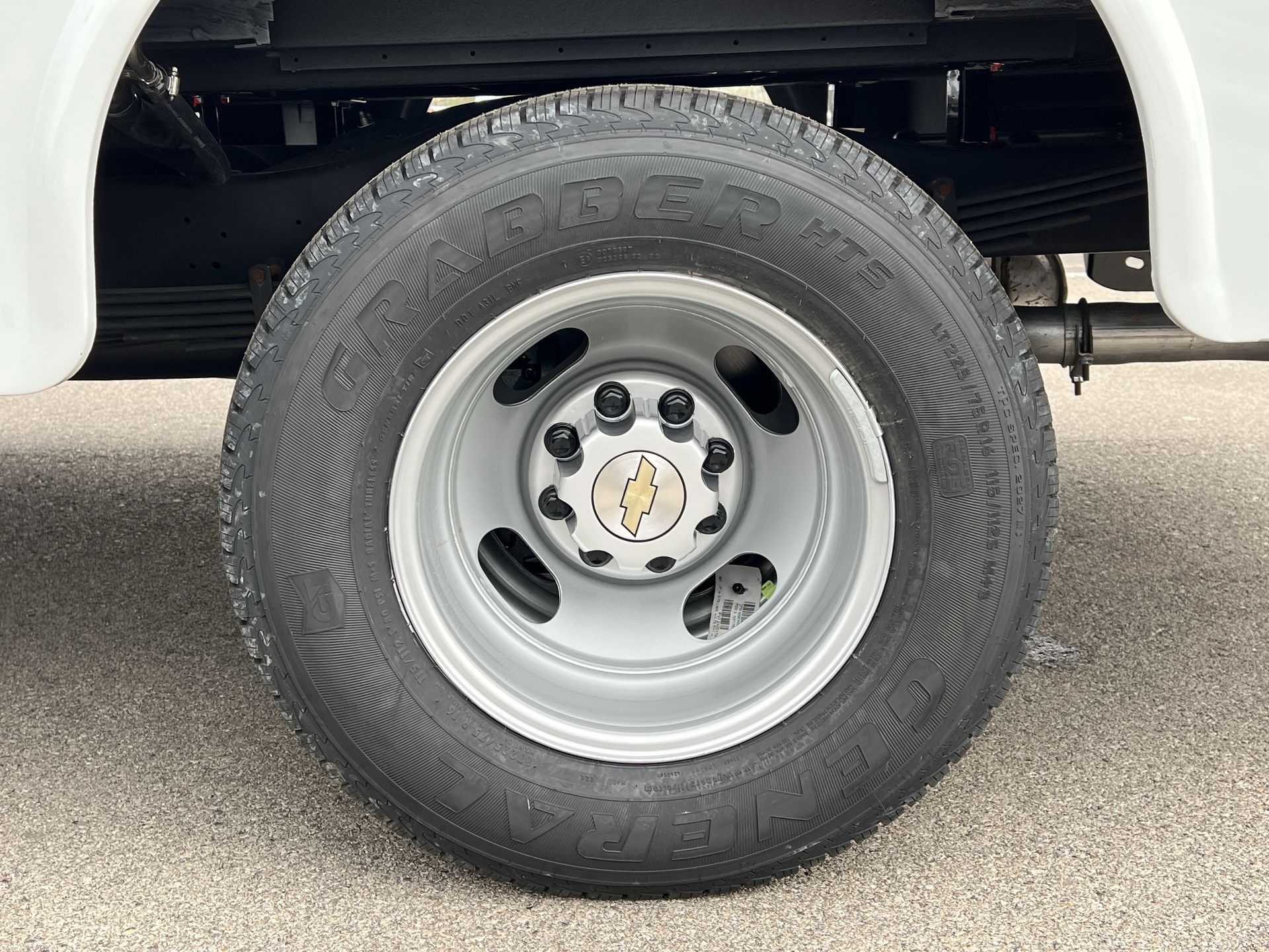 2024 Chevrolet Express Cutaway 3500 1WT