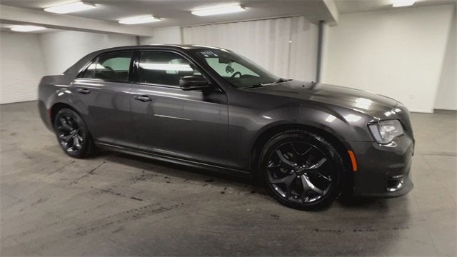 2023 Chrysler 300 Touring L