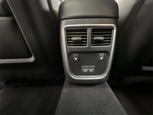 2023 Chrysler 300 Touring L