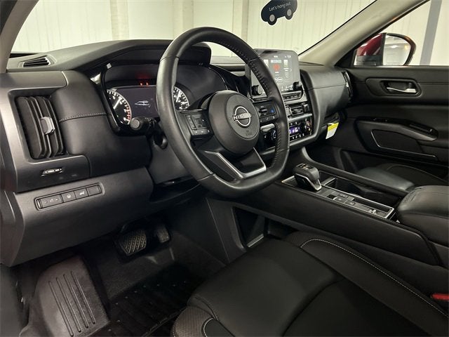 2023 Nissan Pathfinder SL FWD