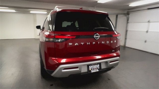2023 Nissan Pathfinder SL FWD