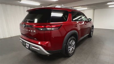 2023 Nissan Pathfinder SL FWD