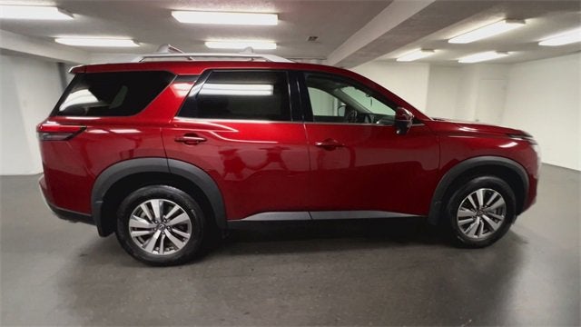 2023 Nissan Pathfinder SL FWD