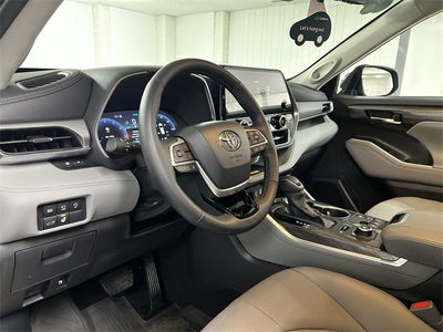 2024 Toyota Highlander Platinum