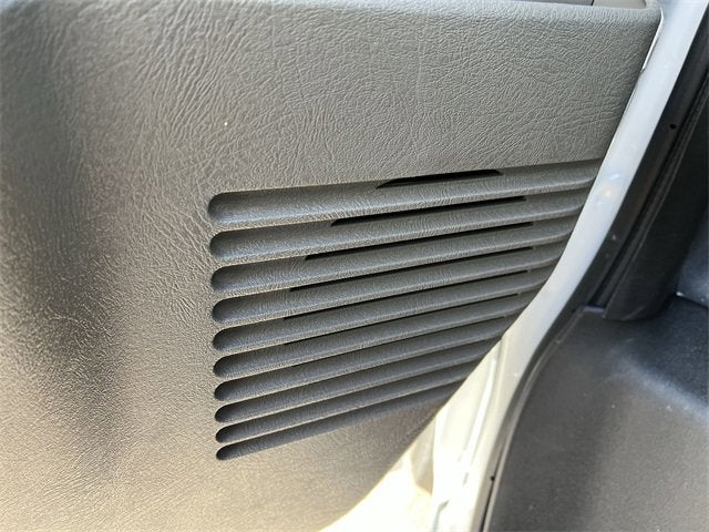 2025 GMC Savana Cutaway 3500 1WT