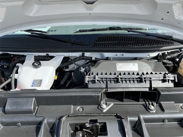 2025 GMC Savana Cutaway 3500 1WT