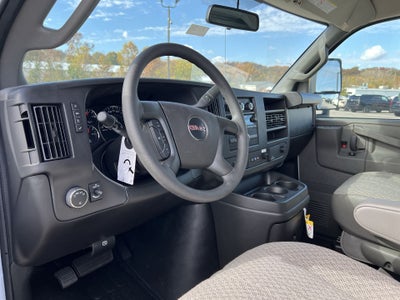 2025 GMC Savana Cutaway 3500 1WT