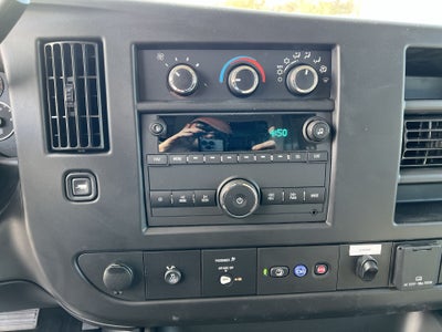 2025 GMC Savana Cutaway 3500 1WT