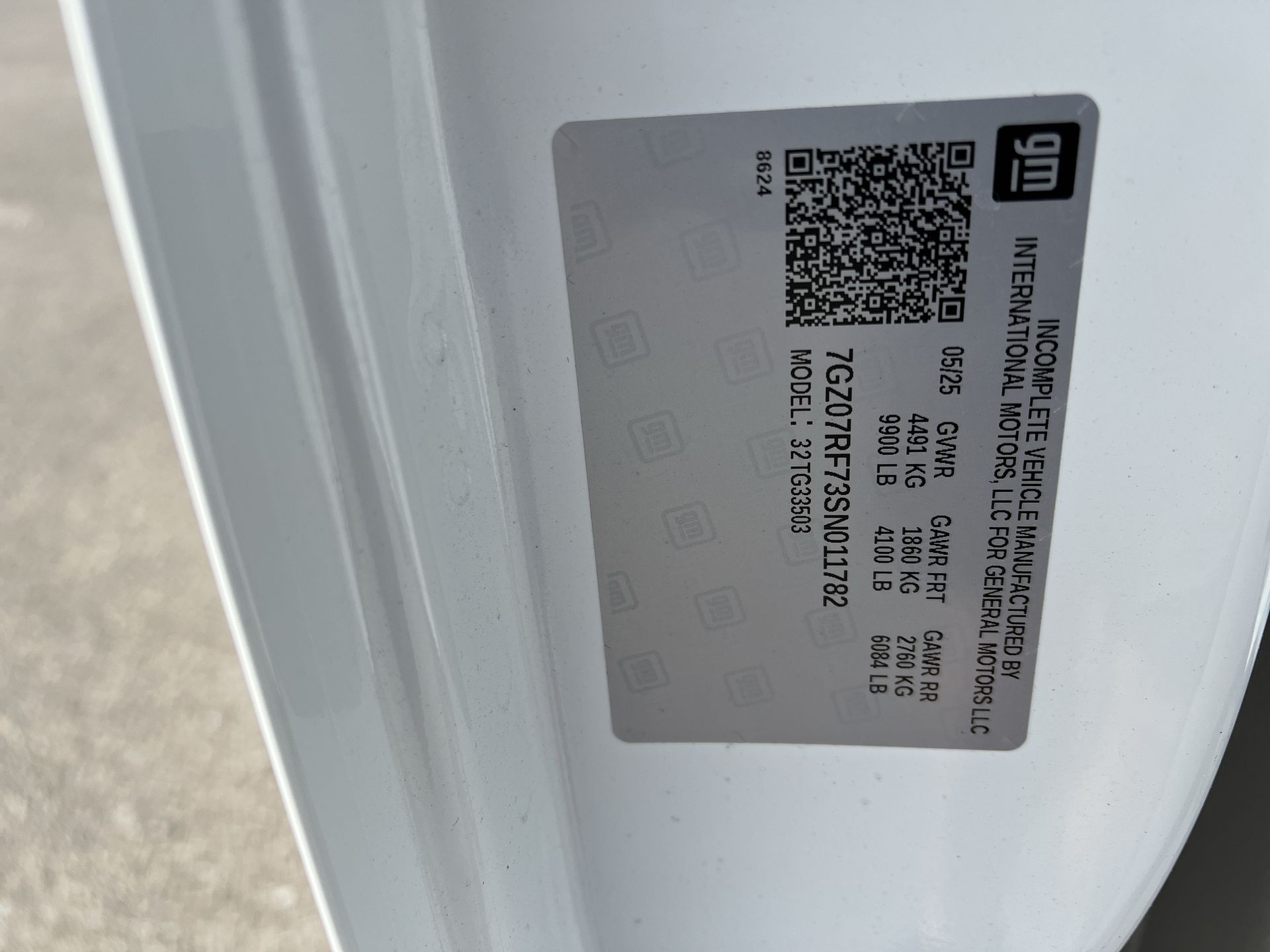 2025 GMC Savana Cutaway 3500 1WT