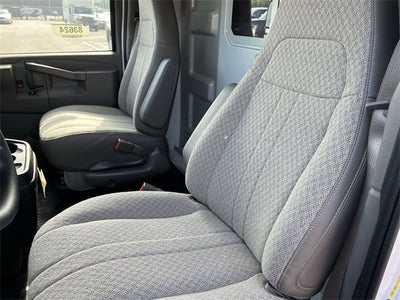 2025 GMC Savana Cutaway 3500 1WT