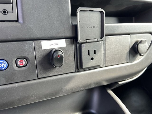 2025 GMC Savana Cutaway 3500 1WT