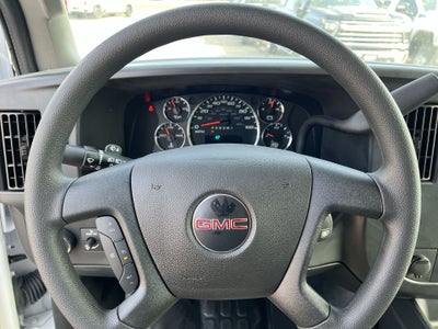 2025 GMC Savana Cutaway 3500 1WT