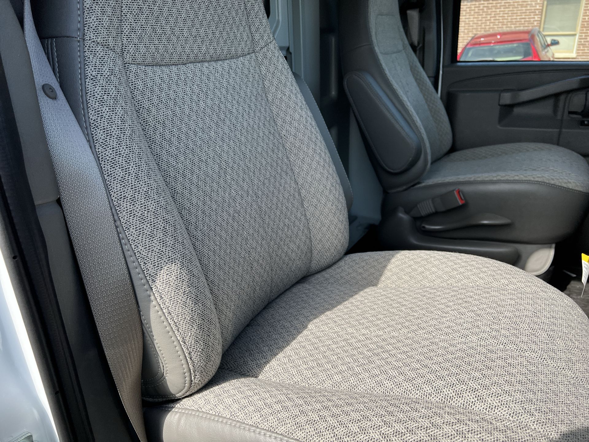 2025 GMC Savana Cutaway 3500 1WT