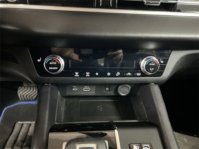 2024 Mitsubishi Outlander PHEV SE S-AWC