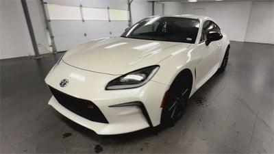 2024 Toyota GR86 Premium